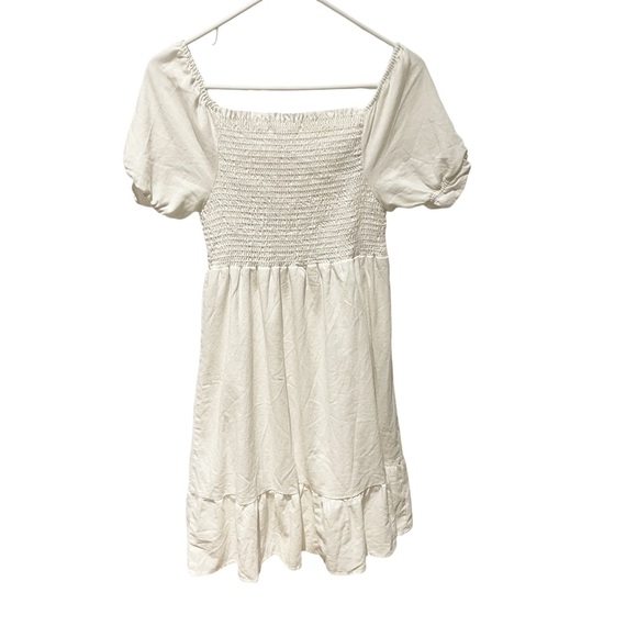 Kaileigh Dresses & Skirts - Kaileigh Ali Smocked puff sleeve dress size medium.